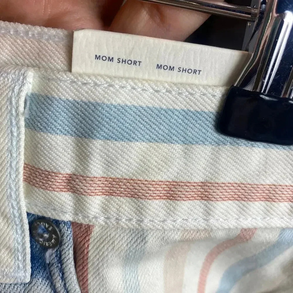 NWT American Eagle AE High Rise Mom Jean Shorts Denim Pastel Striped Raw Hem 8 - Picture 7 of 8